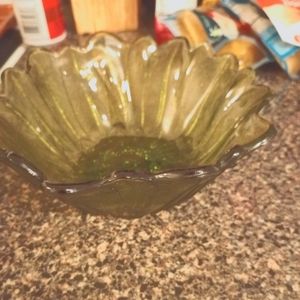 Vintage Indiana Avocado Green Glass Salad Bowl 7”
